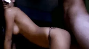 Με χειροπέδες η πόρνη Adriana Chechik εκλιπαρεί για Cum!