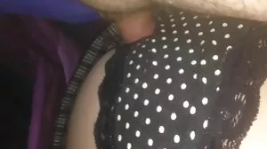Η Horny Jessie γαμάει το αγόρι της φίλης της