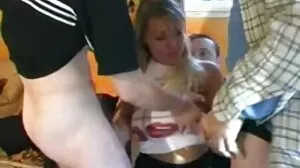 Παραληρηματική μαμά Blows Son's Best Pal