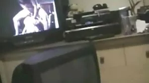 Η θετή μαμά Katie Morgan διδάσκει τα πάντα για το μπάνιο και το σεξ