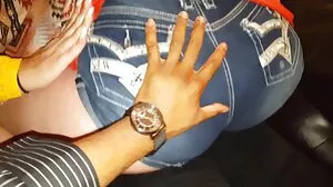 Η κυρία ThunderTits απατά τον Hubby με τον Babysitter