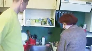 Το σφιχτό γαϊδούρι του Χέιβεν τιμωρείται και καταστρέφεται