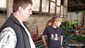 Ο Stepson έχει το Ride της ζωής του κάτω από το MILF