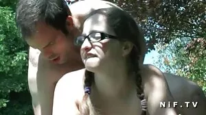 Blonde Roomies Συνεργάζονται για ATM Threesome