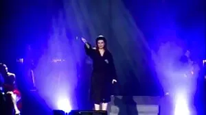 Η ξανθιά Μπίμπο γάμησε στο Asshole για το Being One