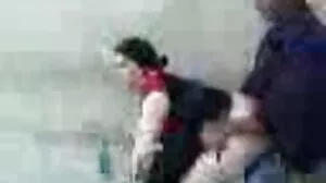 Ο κακομαθημένος γιος του αφεντικού γαμάει τον πρωκτικό που αγαπά το MILF Crystal Rush!
