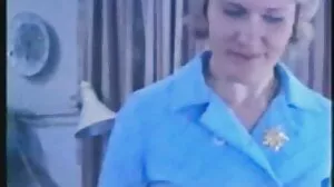 Η σεξουαλική κοκκινομάλλα Έβελιν Στόουν δοκιμάζει τη μαύρη μάμπα
