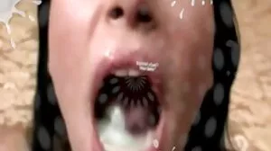 Buttplug Babe Eyla Moore θέλει περισσότερο πρωκτικό